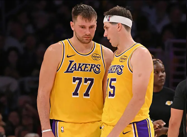 次犯规, 显然无法帮 次犯规, 显然无法帮